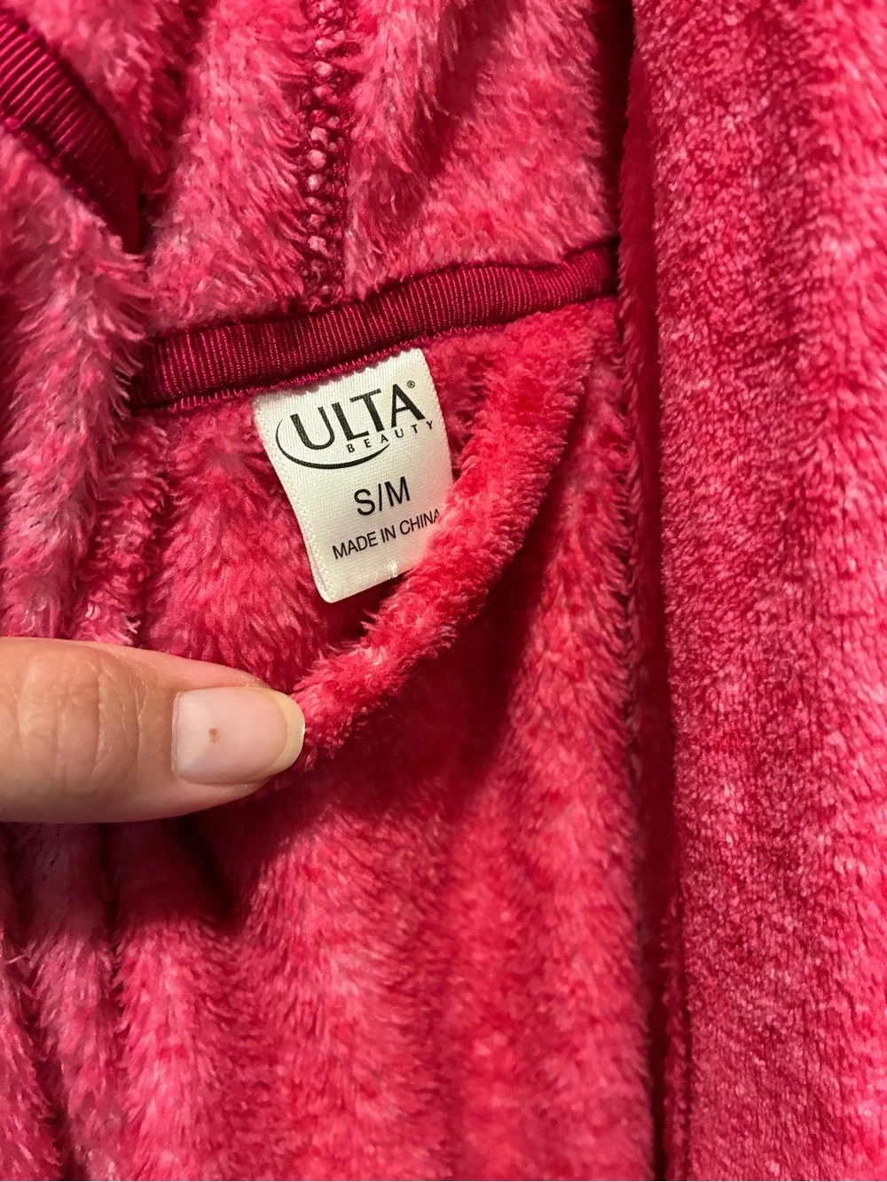 Ulta Beauty Hooded Plush Bath Robe in Red
